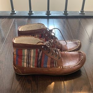 Funky casual moccasin like shoes